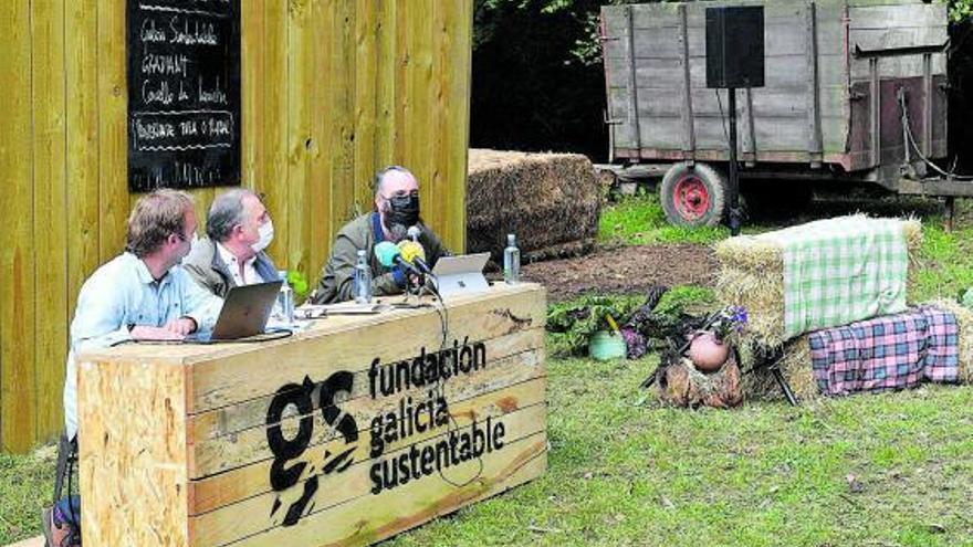 Presentación del proyecto de la Fundación Galicia Sustentable realizada ayer en A Laracha. |   // VÍCTOR ECHAVE