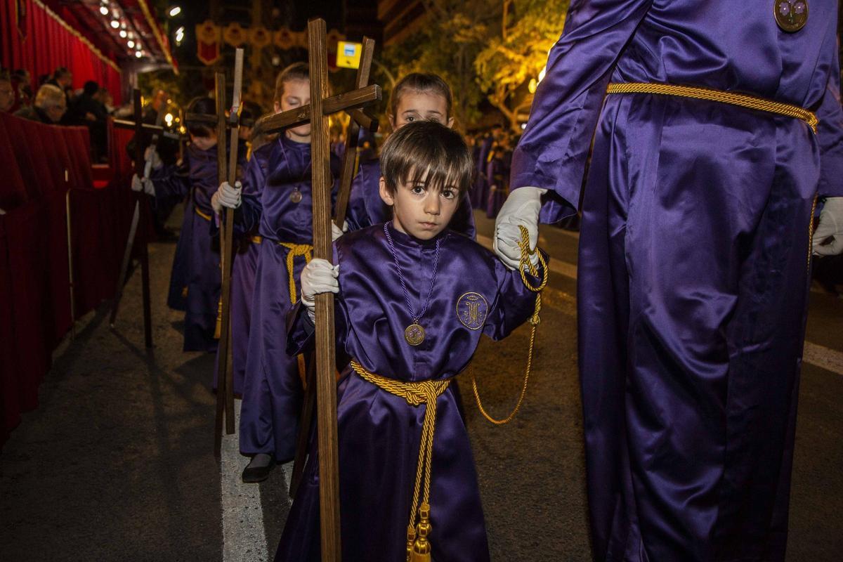 Procesión nocturna de la Hermandad Penitencial Stabat Mater en el Martes Santo de Alicante