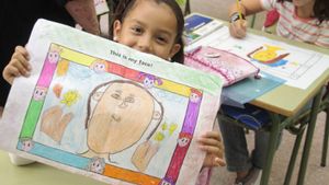 Una alumna, durante una clase de inglés.  | |  A. IRAGO