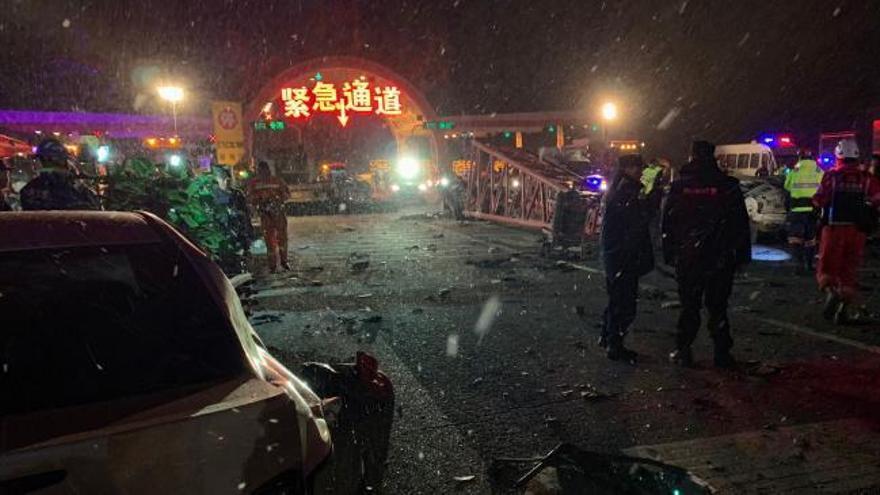 Al menos 15 muertos en un accidente múltiple en el noroeste de China