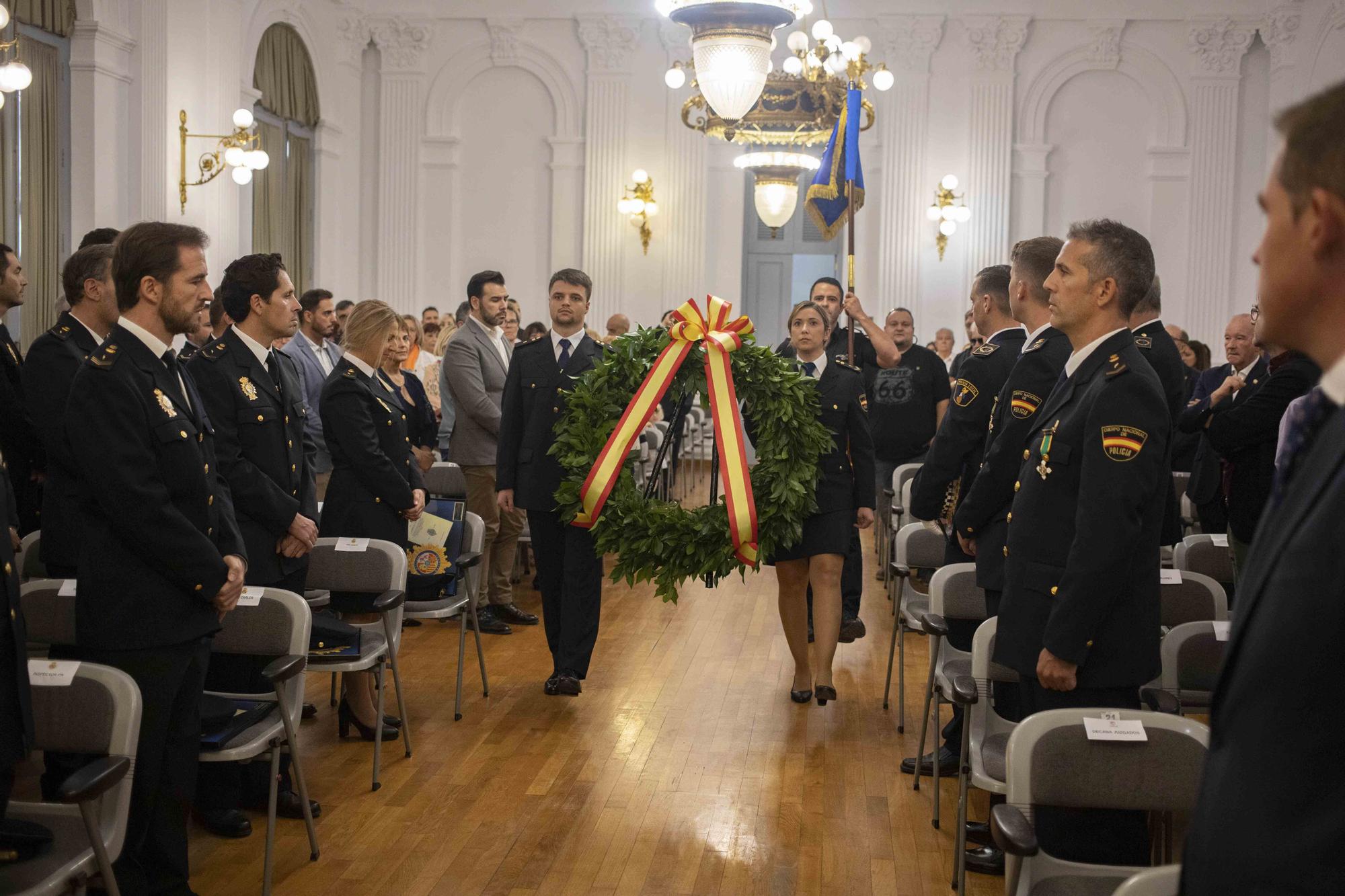 La Policía Nacional celebra en Xàtiva el acto tradicional de los santos custodios