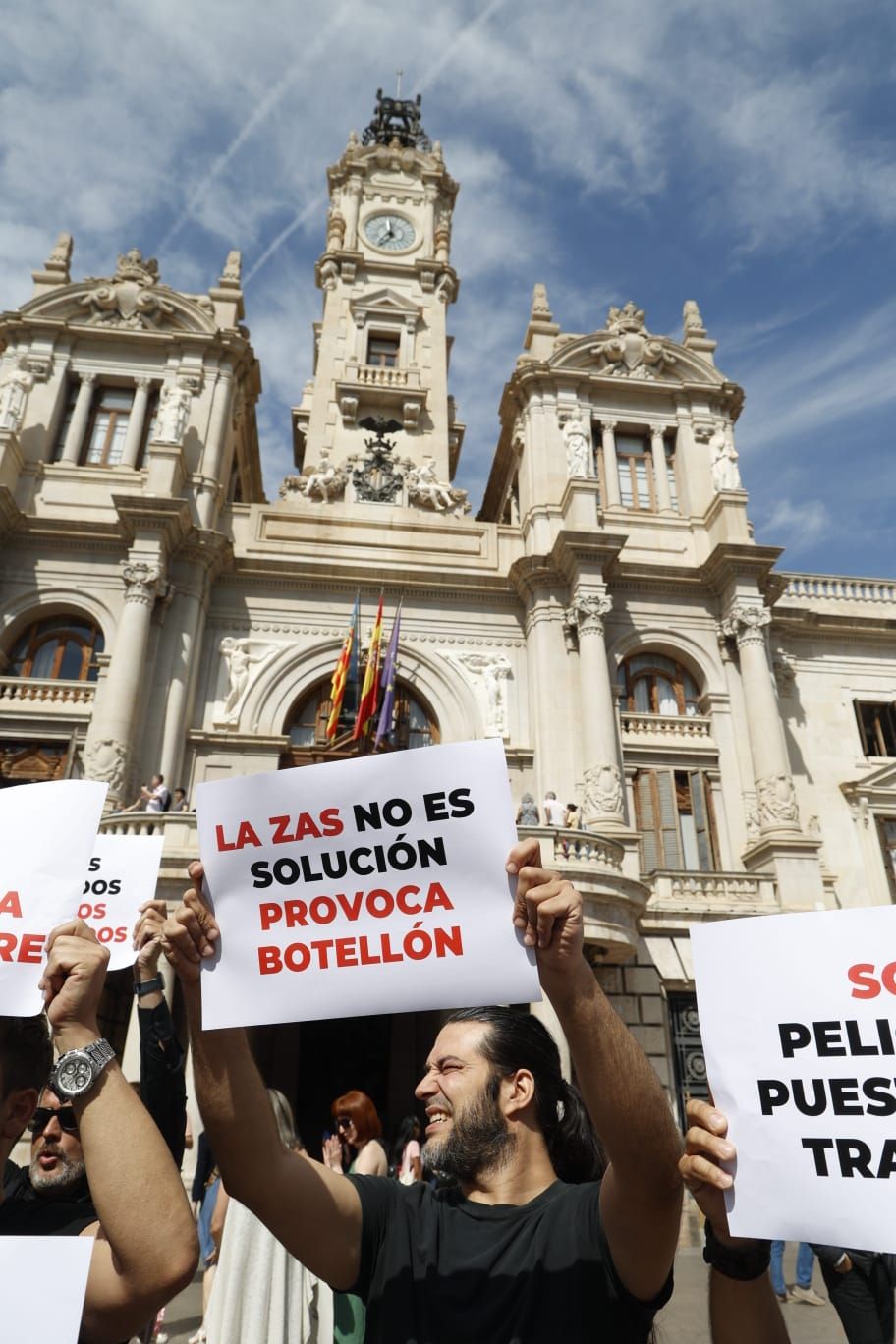 Hosteleros del Cedro claman contra la implantación de una ZAS