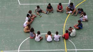 Actividad extraescolar en una escuela de Barcelona, en 2022.