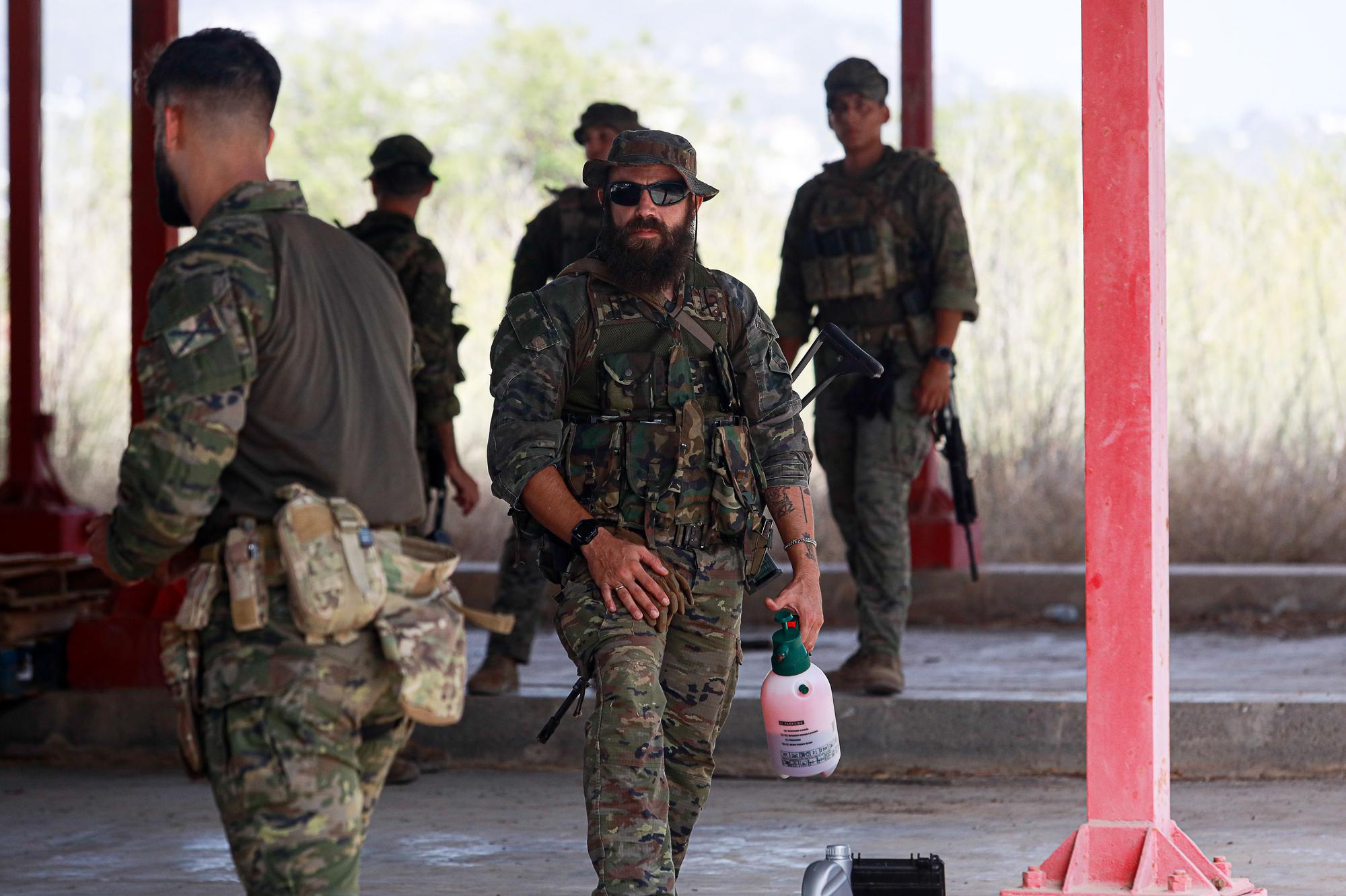 Galería de imágenes: No te pierdas las mejores fotos de las prácticas militares de la sección de infantería del Batallón Filipinas