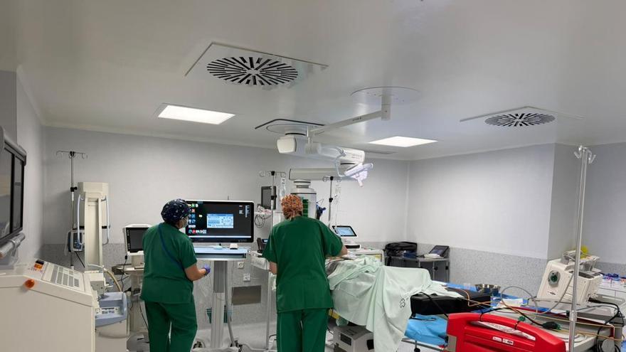 Inversión para salvar vidas en una provincia con un 25% de muertes por enfermedades cardiovasculares: 3,8 millones de euros para desfibriladores y marcapasos en Ourense