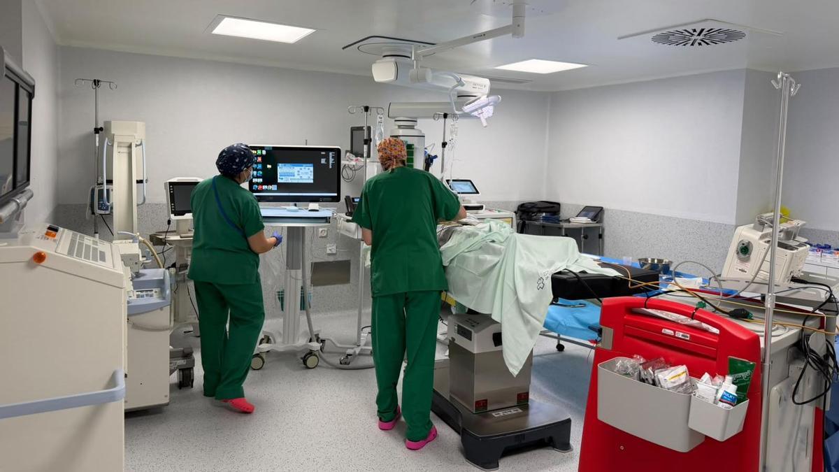 Sala del hospital de Ourense en la que se implantan los marcapasos.