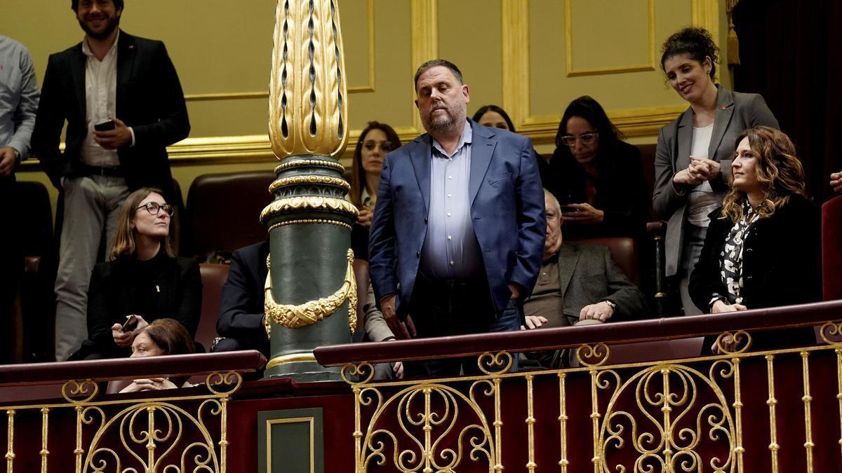 el líder de ERC, Oriol Junqueras, sigue el debate sobre la ley de amnistía este jueves en el Congreso.