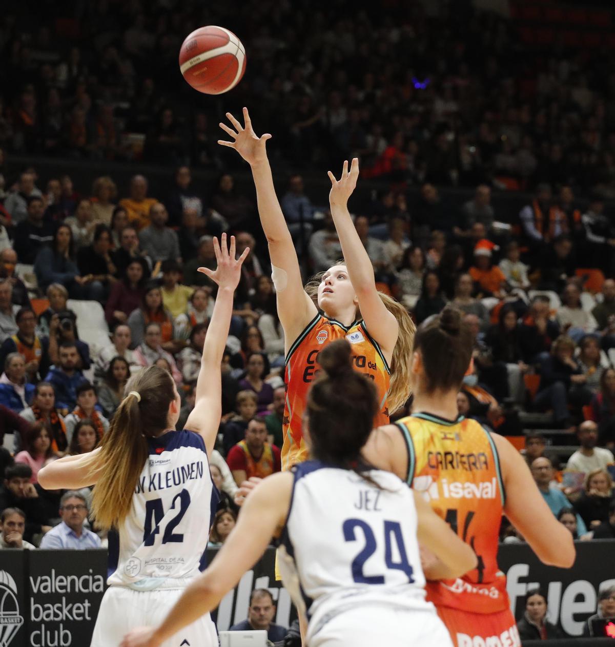Las imágenes del Valencia Basket - TSN Leganés