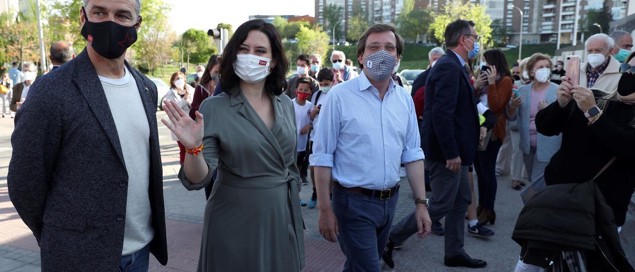 Toni Cantó, junto a Isabel Díaz Ayuso.