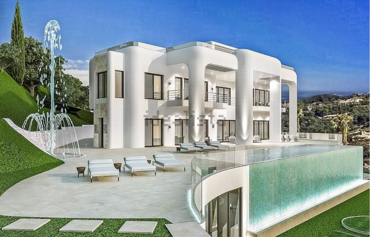 Villa de autor valorada en 29 millones de euros y ubicada en La Zagaleta, en Benahavís (Málaga). Cuenta con 11 habitaciones y una superficie de 3.300 m2.