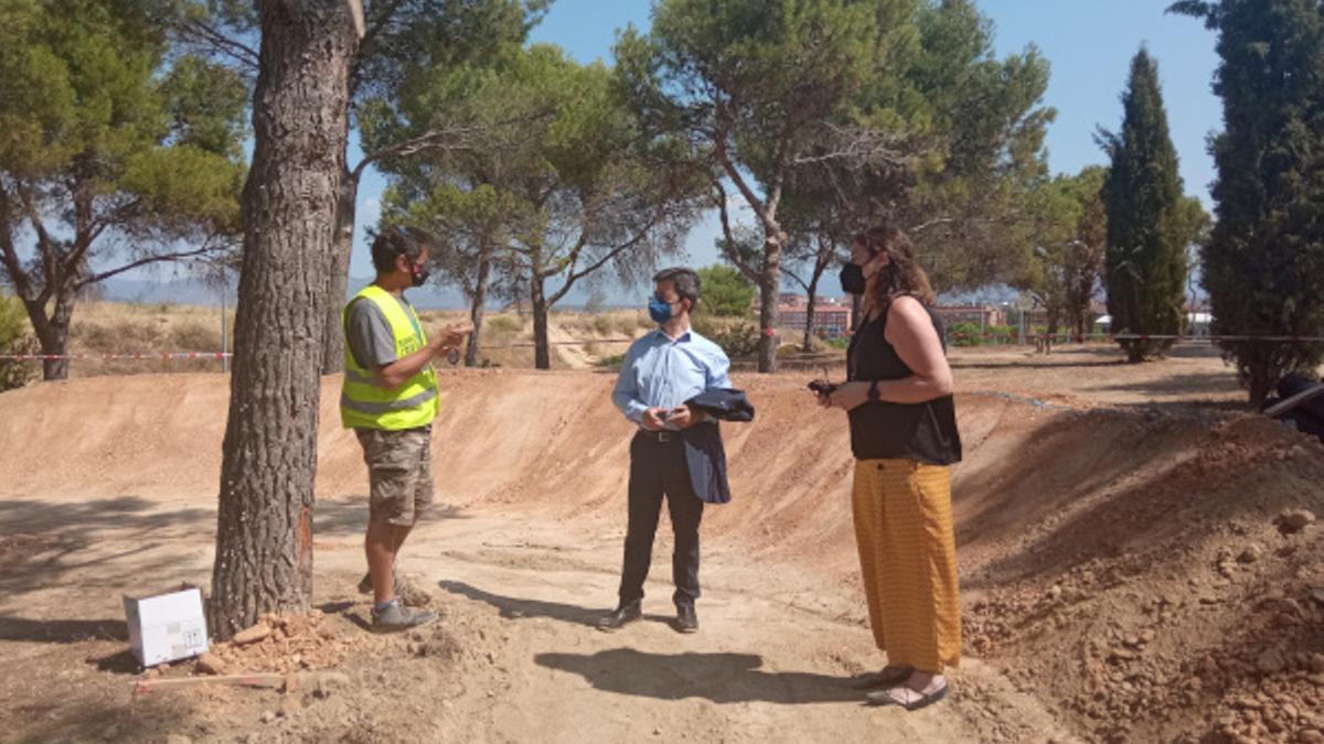 Luis Felipe, en una visita hace unos meses a las obras en el 'pump track' de Huesca.