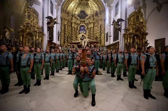 Las imágenes de la Legión en el Compás de San Francisco este Viernes Santo