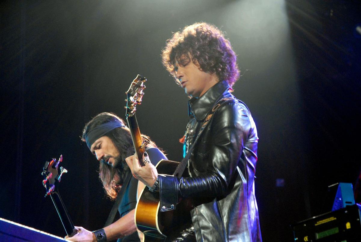 Joaquín_Cardiel y Enrique Bunbury, en 2007, en La Romareda.