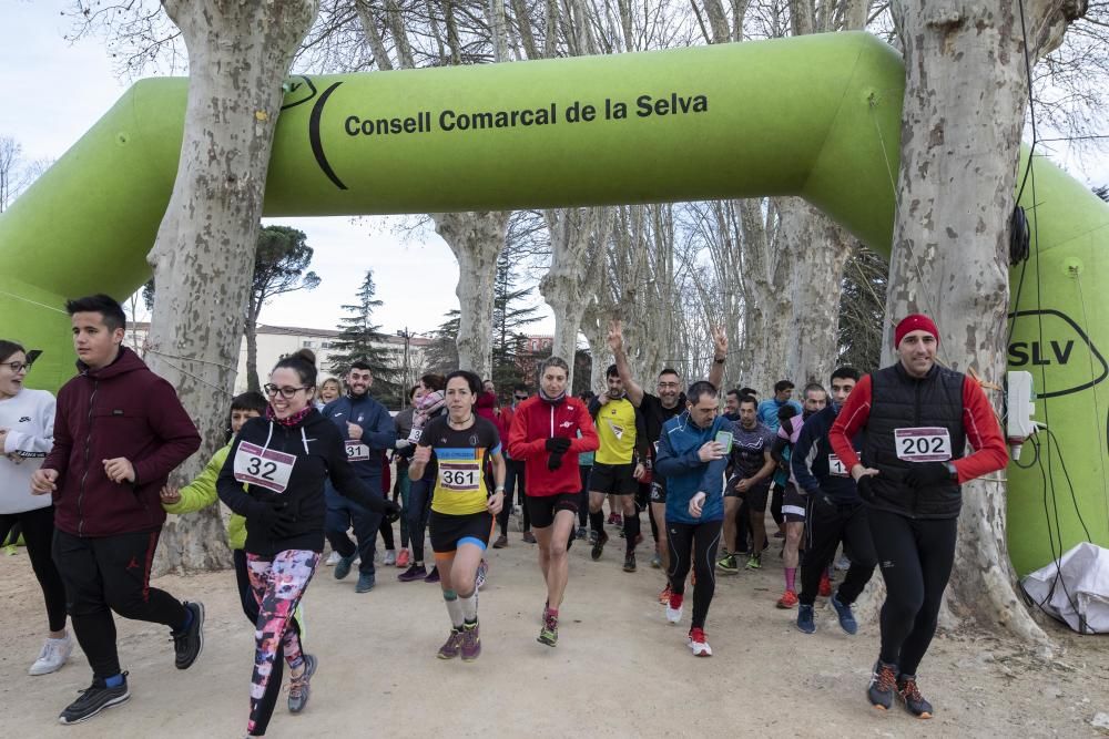 Caldes fa una marxa solidària contra el càncer