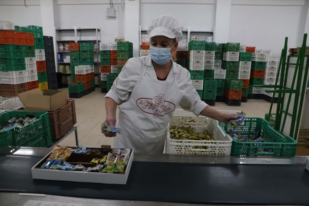 Moreno apoya al sector agolimentario con su visita aLa Flor de  Rute