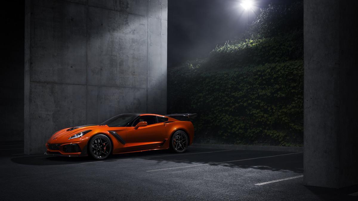 2019-chevrolet-corvette-zr1-002