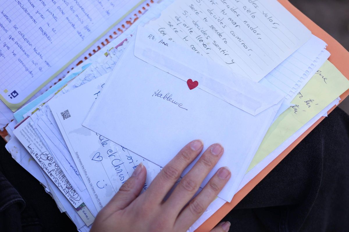 Algunas de las cartas que Guadalupe ha recibido a lo largo de 15 años.