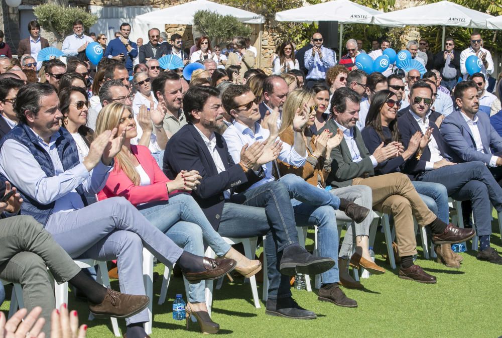 Casado propone en Alicante que todas las oposiciones se desarrollen en castellano.