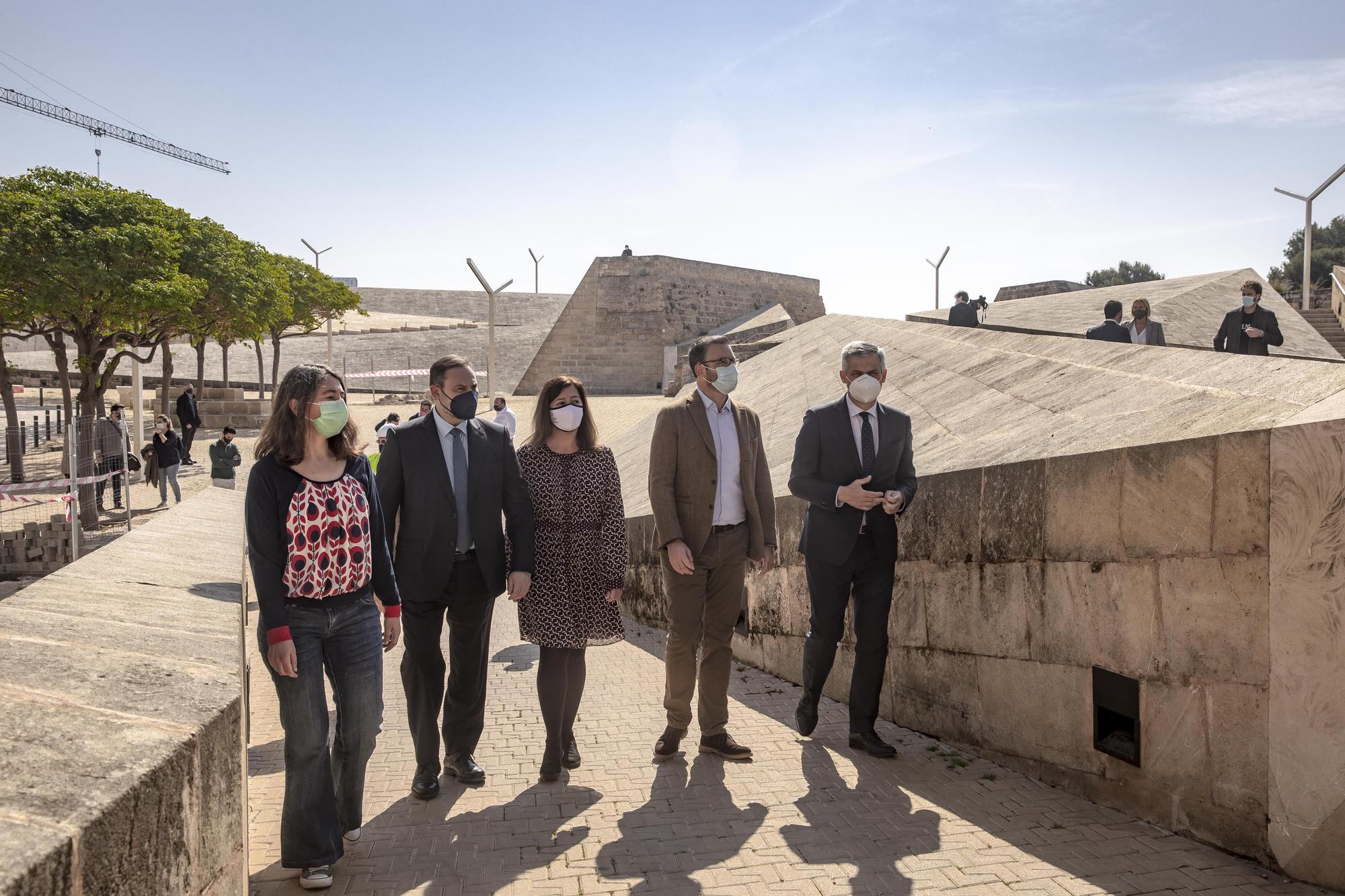 El ministro Ábalos visita el Baluard del Princep con la presidenta Armengol y el alcalde Hila