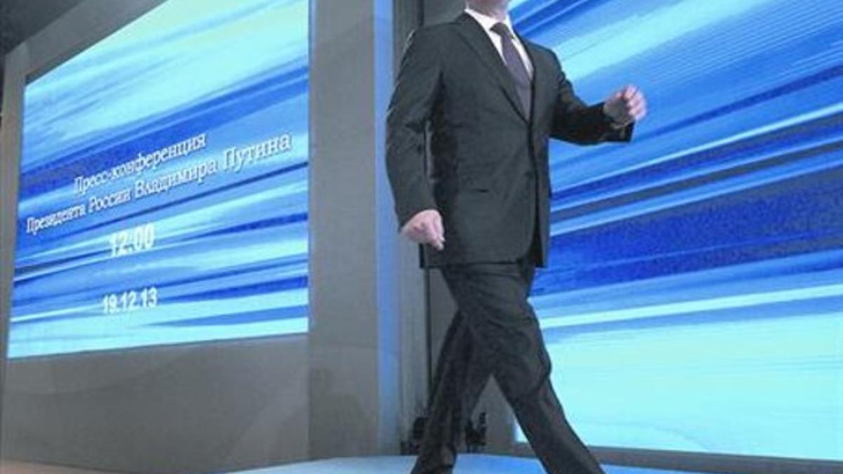 Valdimir Putin, ayer, antes de ofrecer su larga rueda de prensa anual.