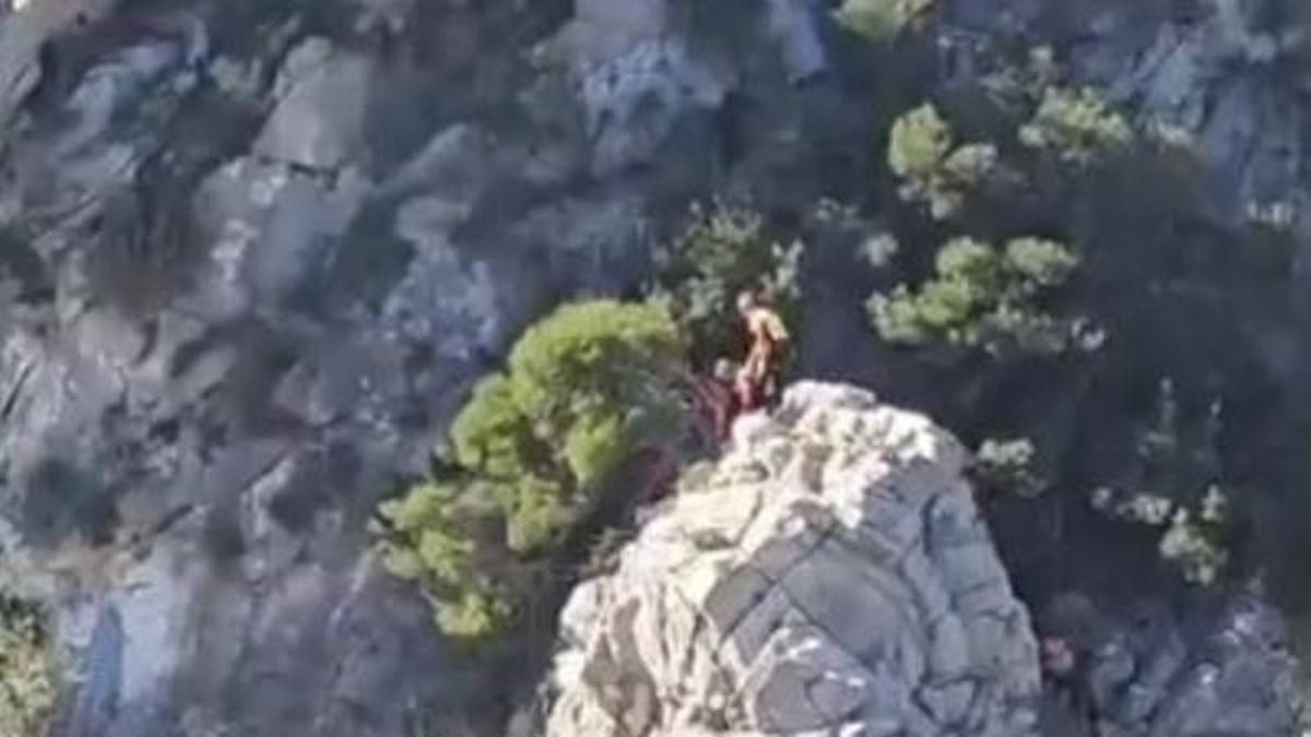 Rescatan en helicóptero a una escaladora accidentada en una montaña de difícil acceso en Lluc