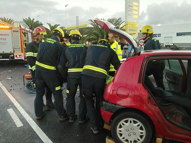 Herido tras una colisión con un camión en Lanzarote