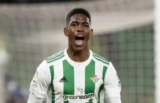 Junior Firpo regresa libre al Real Betis y firma hasta 2028
