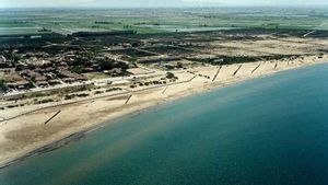 Mor ofegat un banyista a la platja Riumar de Deltebre