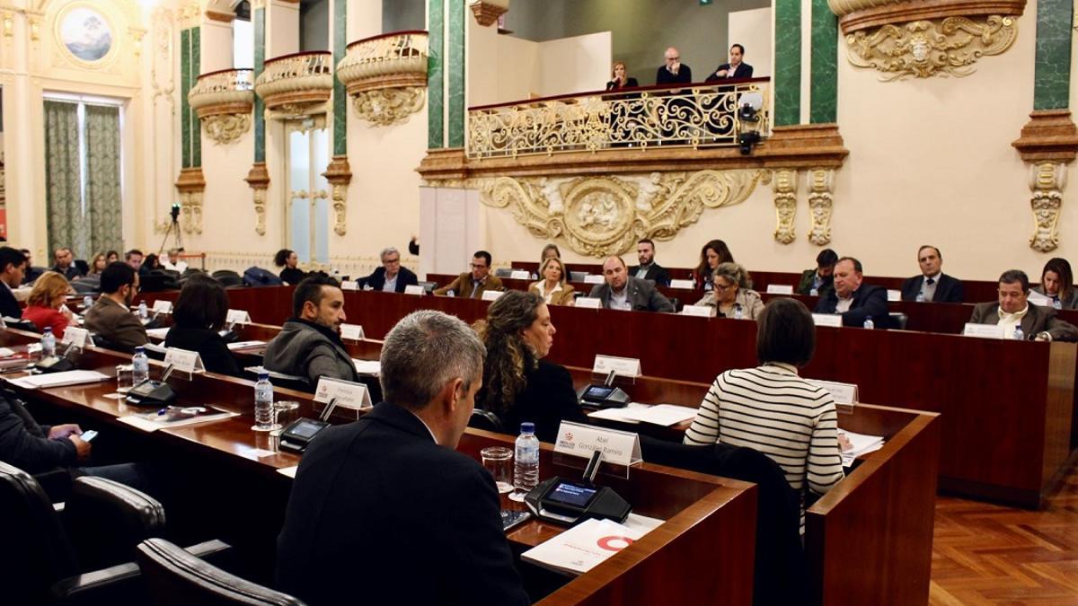 Pleno de la Diputación de Badajoz, este viernes.