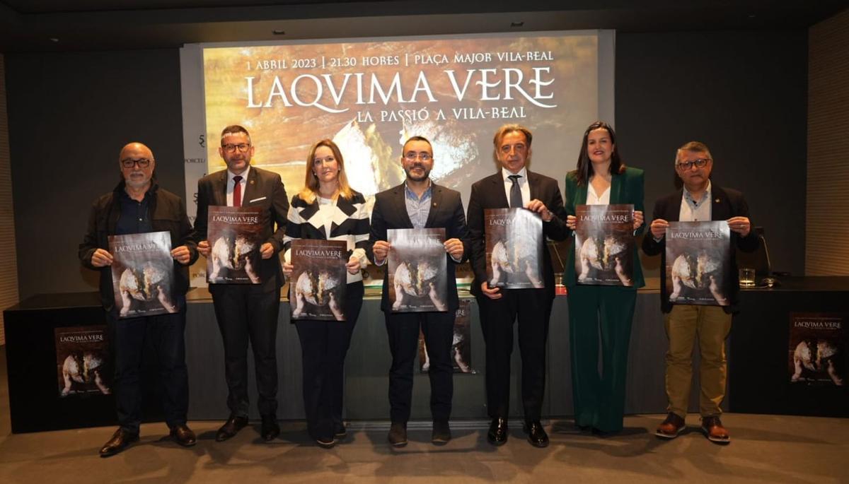 La presentación del espectáculo 'Laquima vere' de este año se ha celebrado en el salón de actos de Porcellanosa.