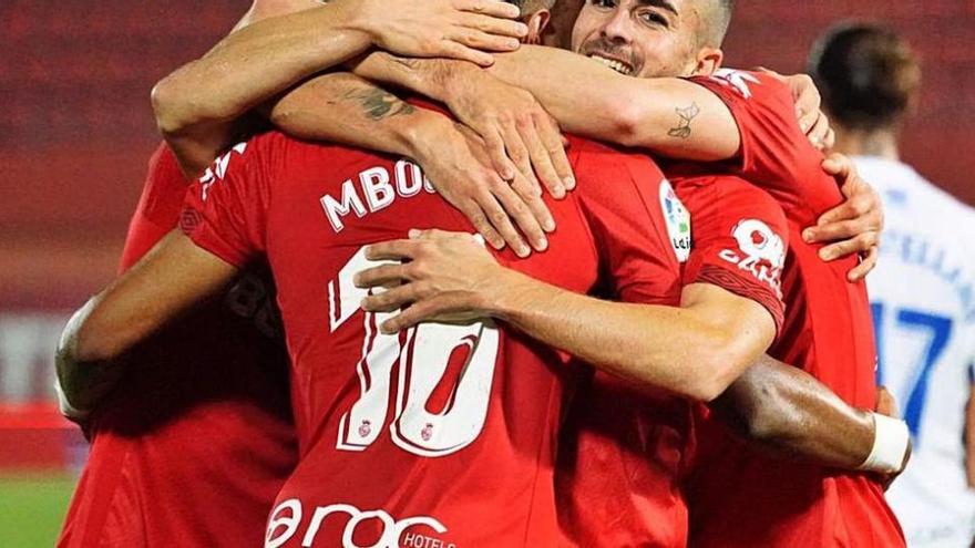 Die Spieler von Real Mallorca haben sich lieb.