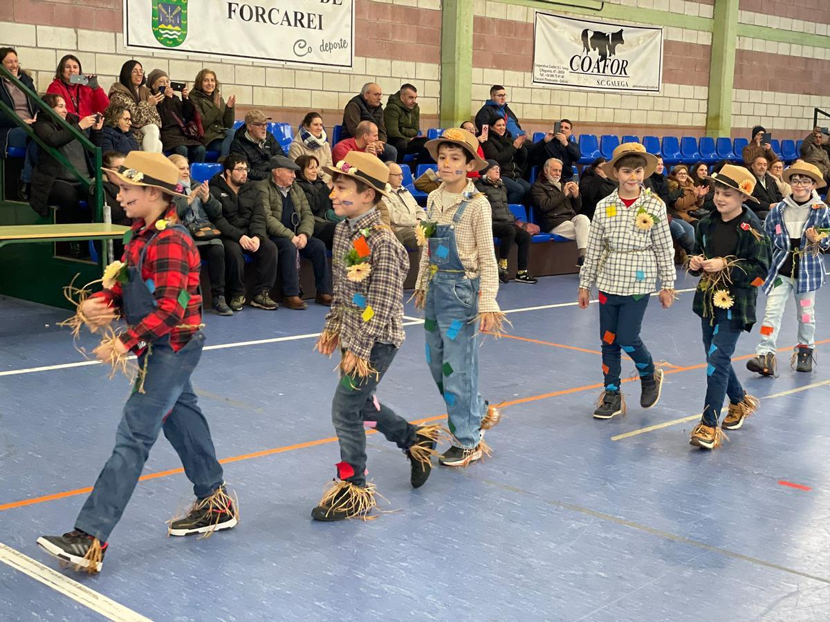 El ingenio se hace máscara y activa el desenfreno en Deza y Tabeiós-Montes