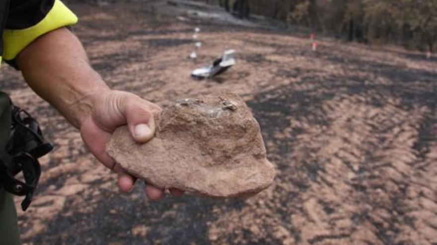 Restes de ferro a la pedra on va impactar la trituradora