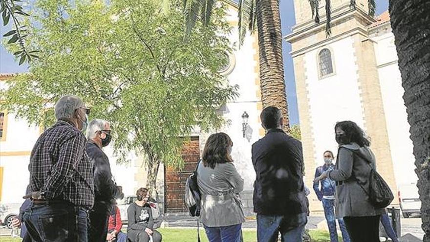 Un grupo de veinte personas visita Pozoblanco a través del Club Patrimonio