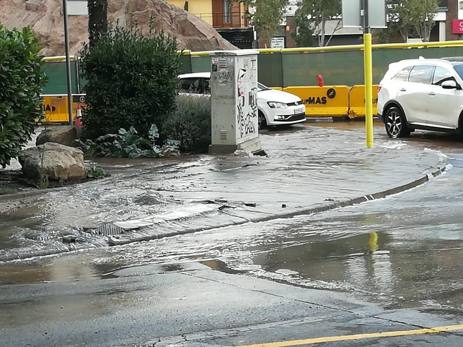 Fuita d'aigua a la carretera de Vic de Manresa