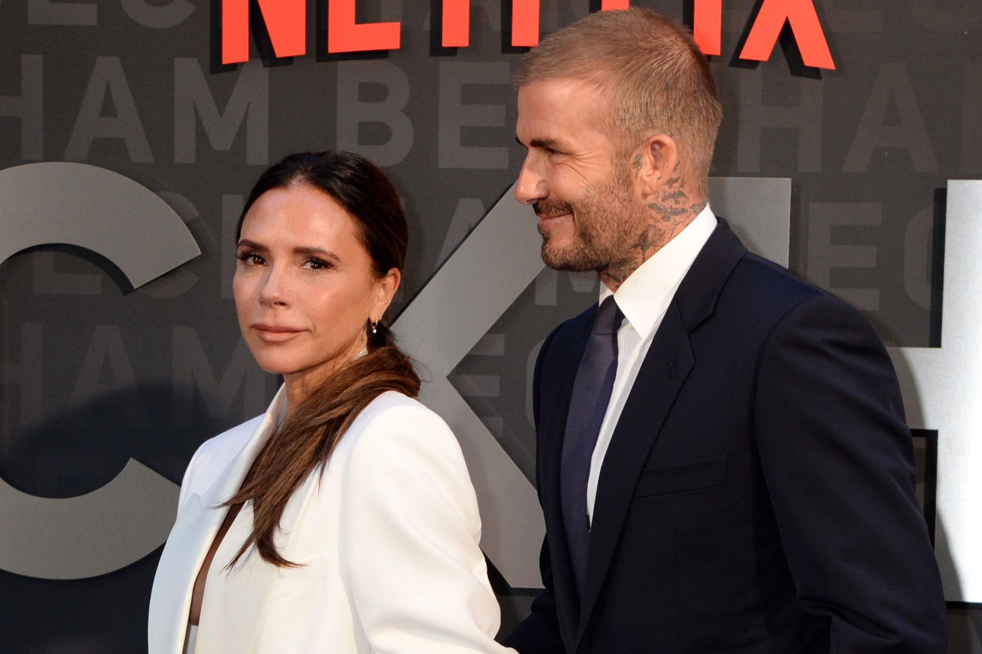 Victoria y David Beckham en el estreno de su documental para Netflix