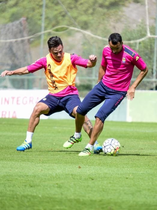 Entrenamiento de la UD LAS PALMAS en Barranco ...