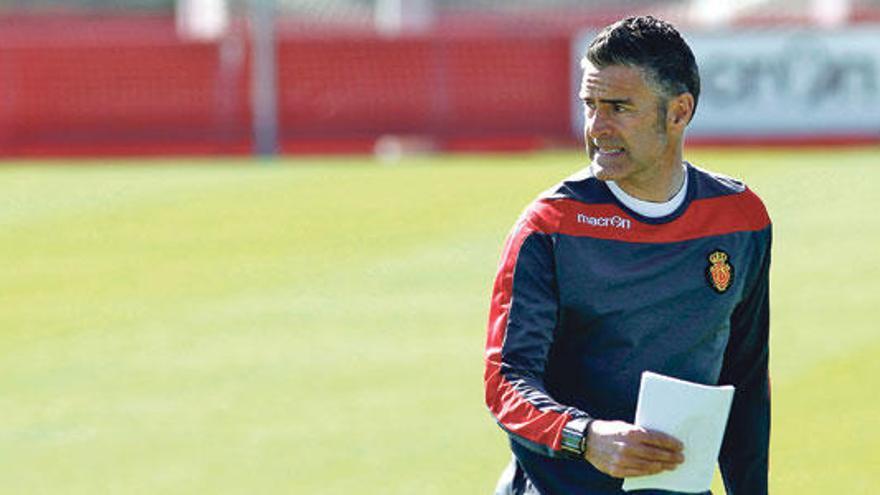 Lluís Carreras, durante el entrenamiento de ayer en Son Bibiloni.