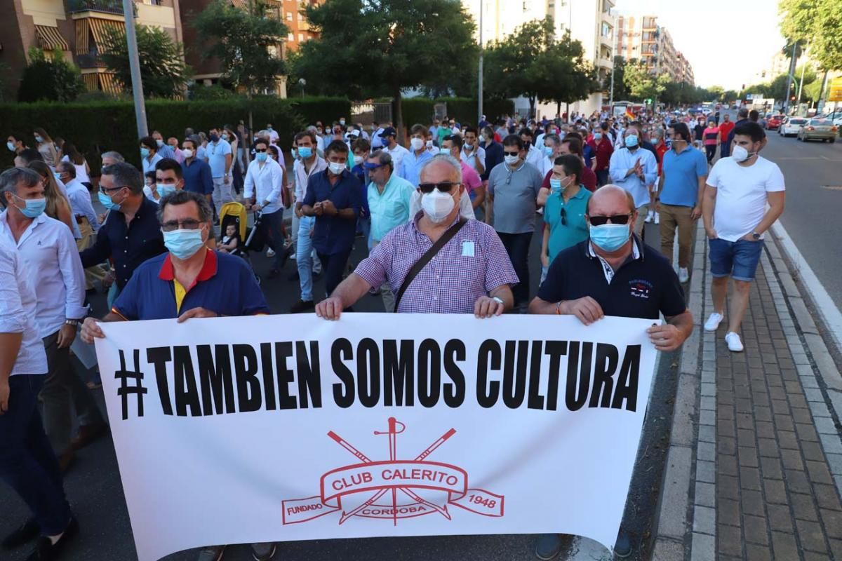 Manifestación de aficionados y profesionales taurinos por Córdoba