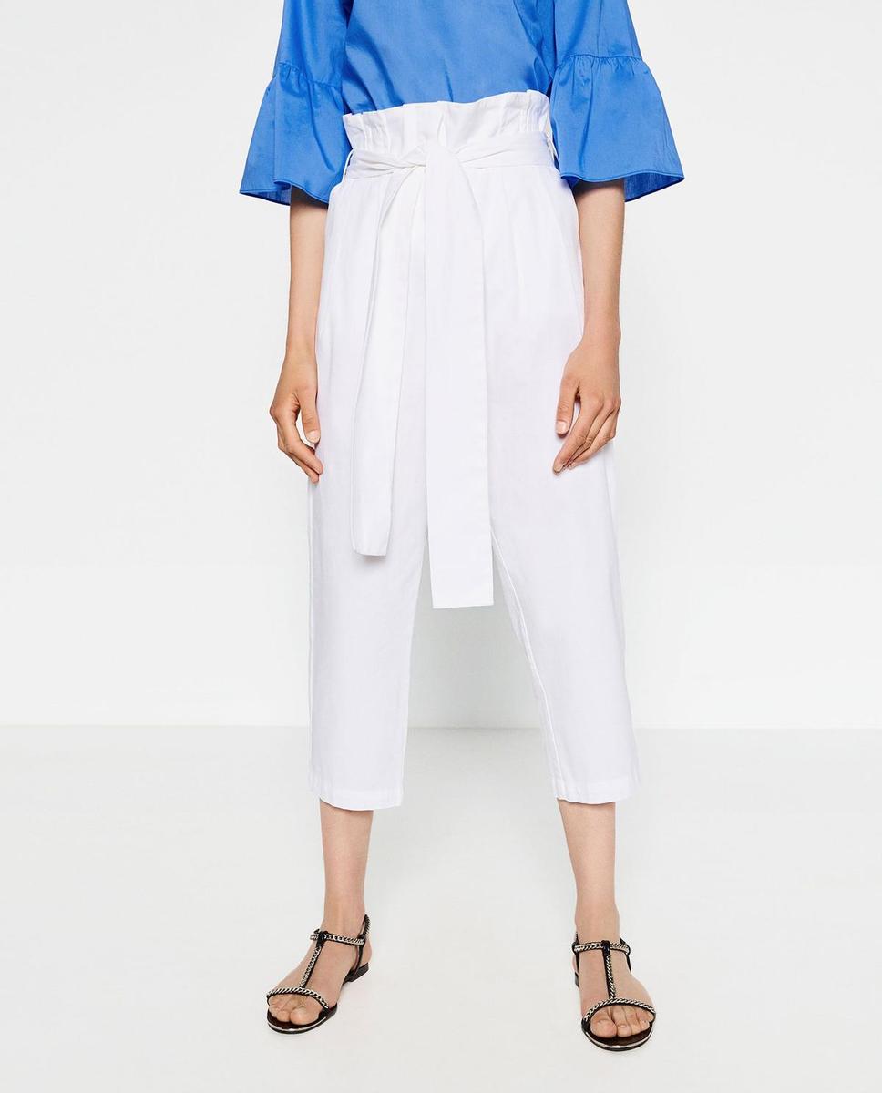 Tendencia popelín, pantalón con lazo en color blanco de Zara (39,95€)