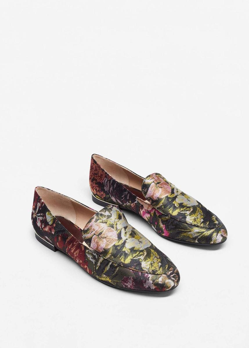 Mocasín Jacquard con estampado floral de Mango (29,99 €)