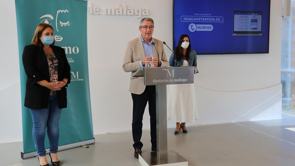 Francisco Salado y Natacha Rivas presentan la iniciativa Igualdadteayuda.es.