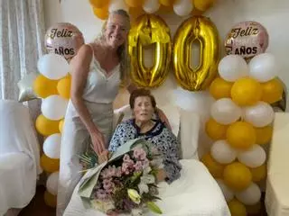 Inés Sala celebra 100 años junto a su familia