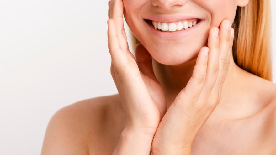 ¿Qué es la blancorexia? La obsesión por tener dientes más blancos y sus riesgos para la salud bucal