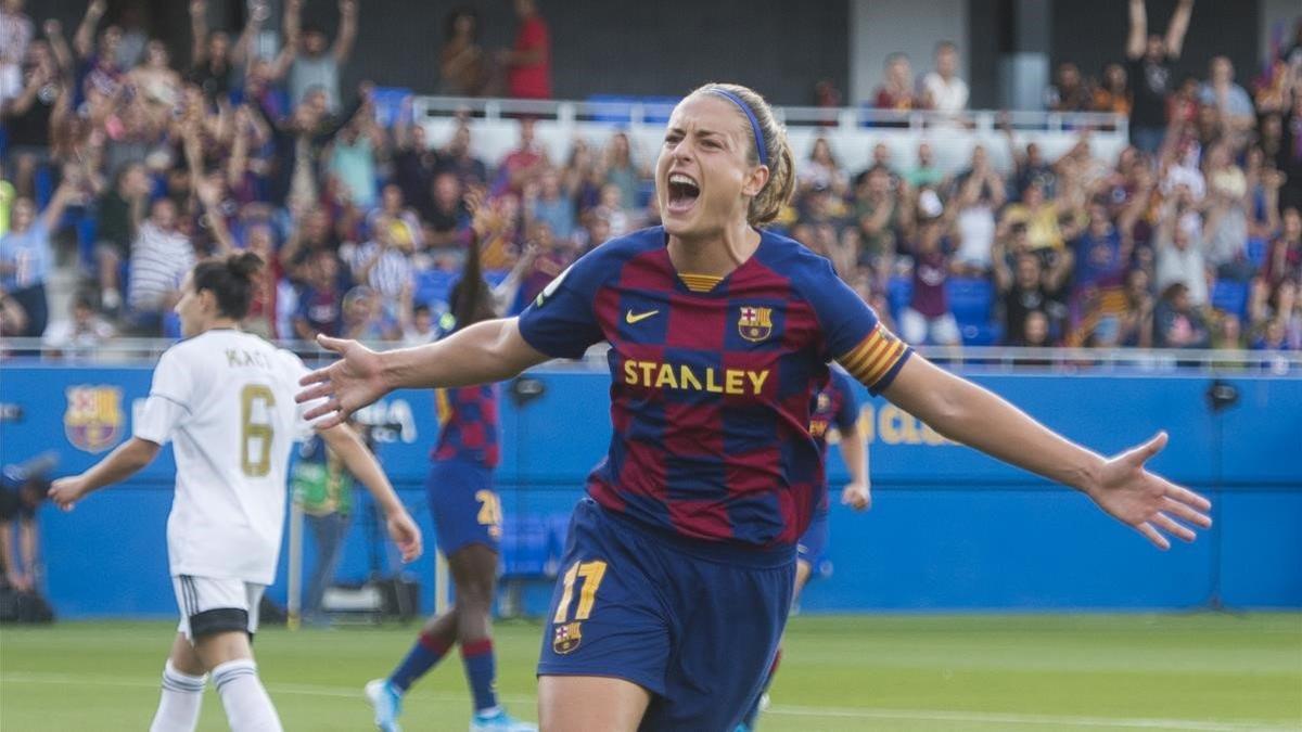 Alexia festeja el primer gol del Barça al Tacón, el primero del Barça femenino en el estadi Johan Cruyff.