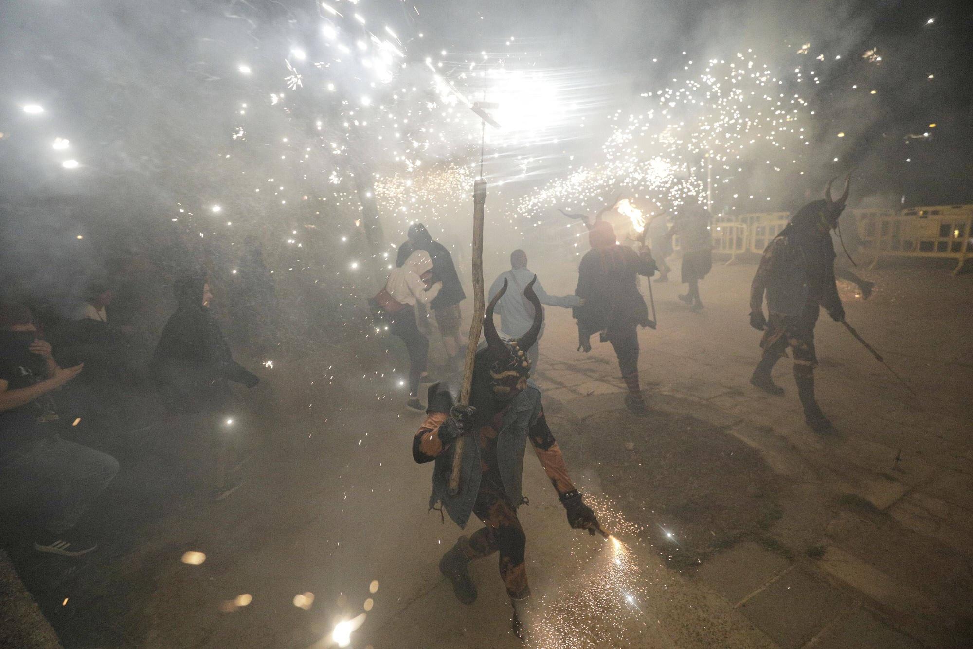 Nit de Sant Joan 2023: Die schönsten Bilder vom Feuerlauf in Palma