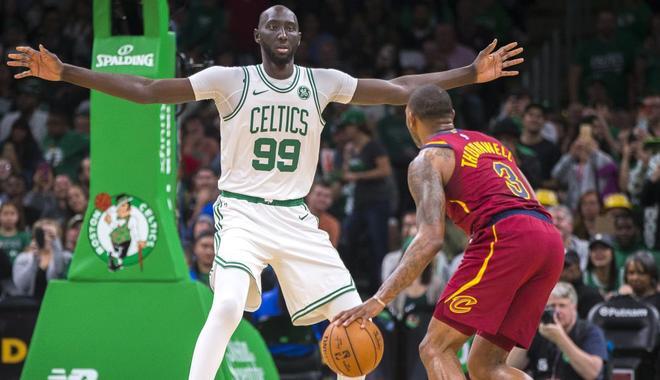 Un gigante vuelve a la NBA: los 76ers fichan a Tacko Fall