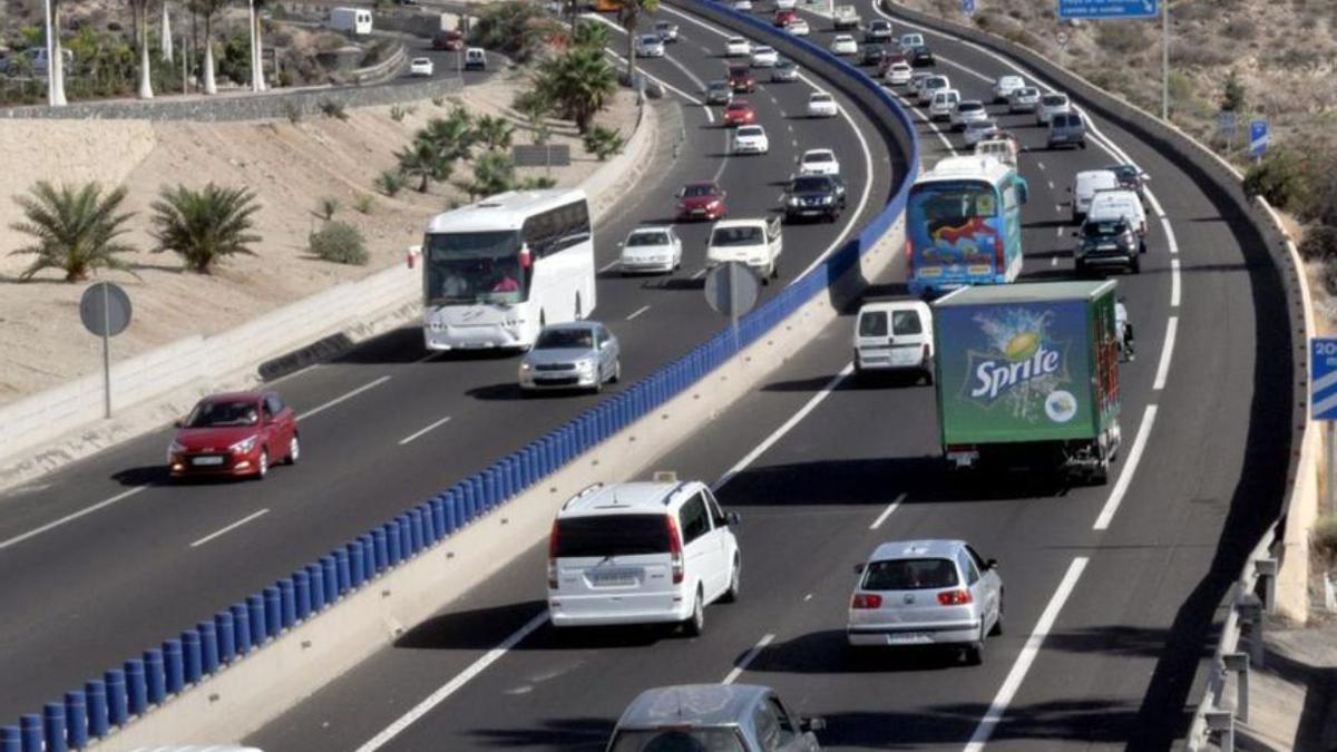 Autopista del Sur al paso por el enlace de Playa de Las Américas.