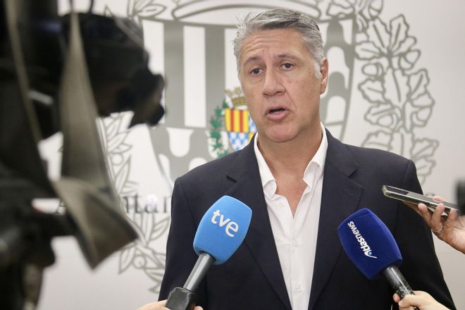 El alcalde de Badalona, Xavier Garcia Albiol, durante la rueda de prensa que ha ofrecido este viernes por la mañana