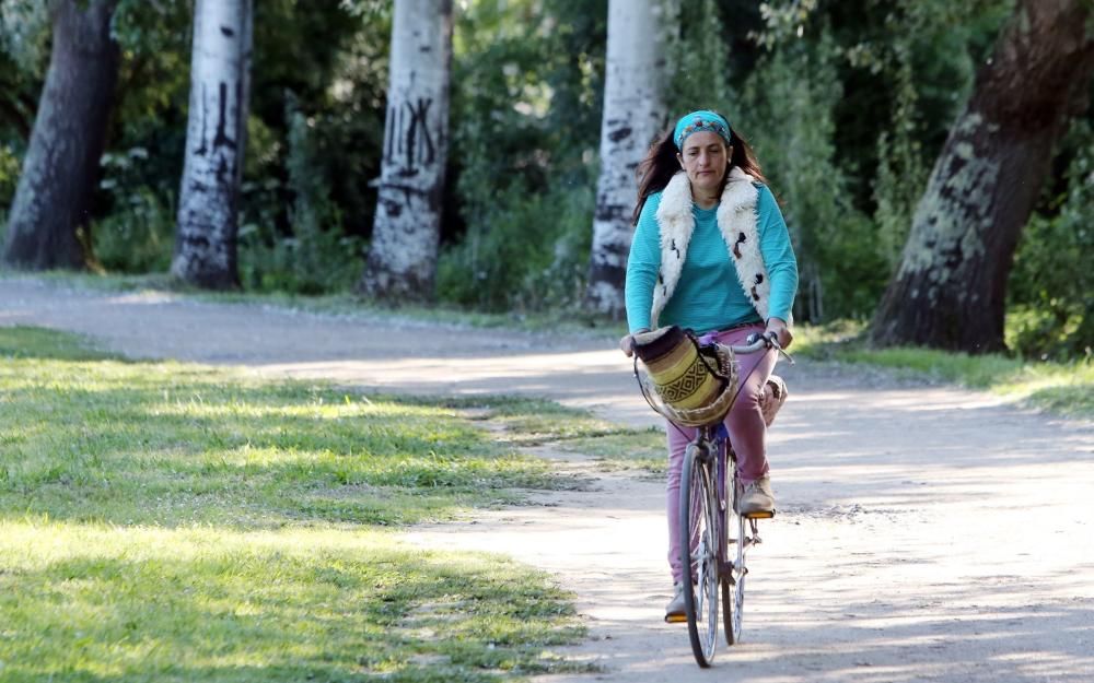 Otros han optado por pasear o hacer deporte en Vigo.